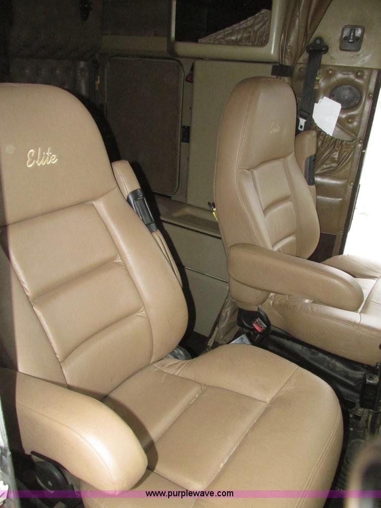 image for item J8788 2000 Kenworth W900 semi truck