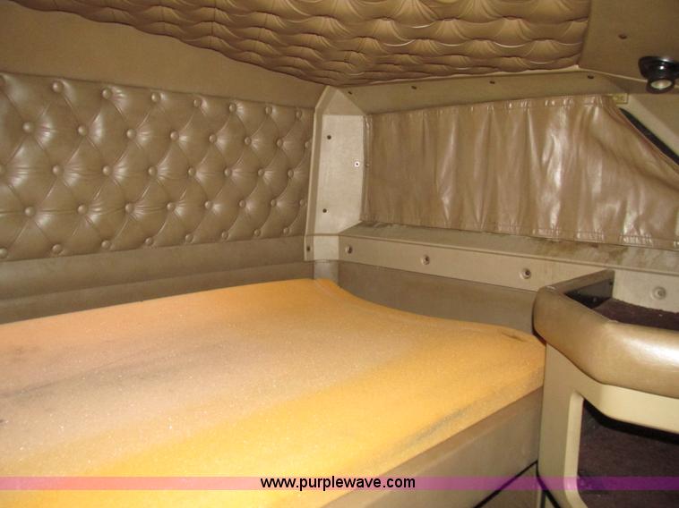 image for item J8788 2000 Kenworth W900 semi truck