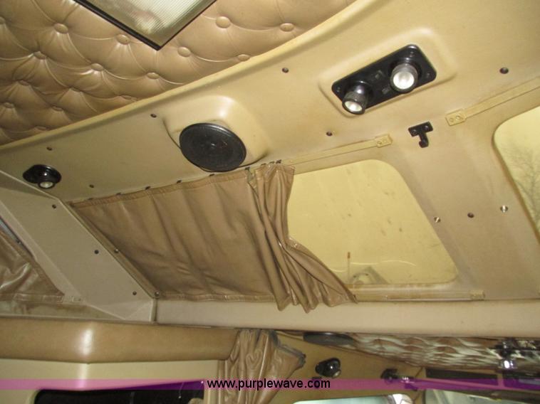 image for item J8788 2000 Kenworth W900 semi truck