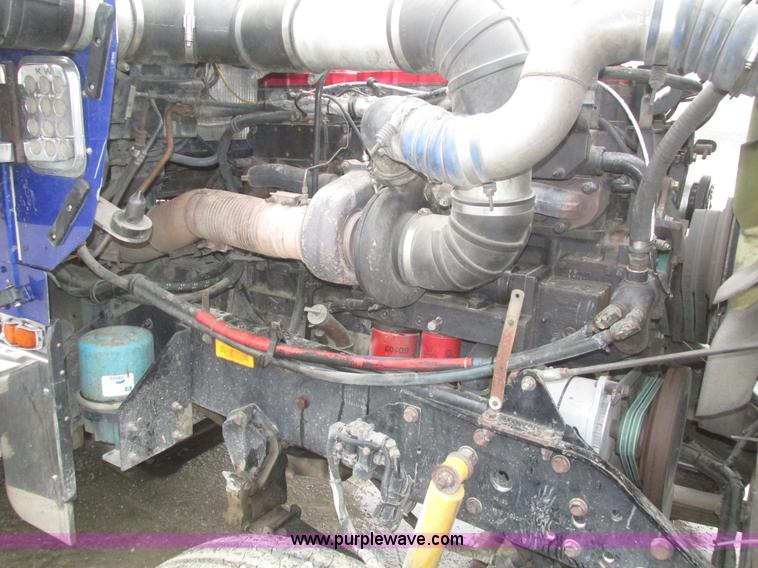 image for item J8788 2000 Kenworth W900 semi truck