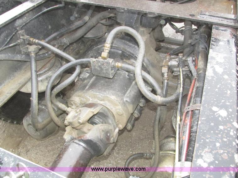 image for item J8788 2000 Kenworth W900 semi truck