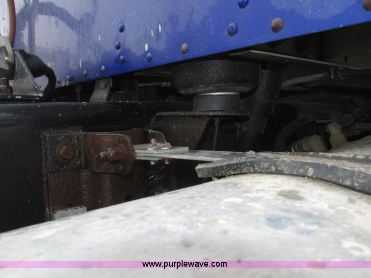 image for item J8788 2000 Kenworth W900 semi truck