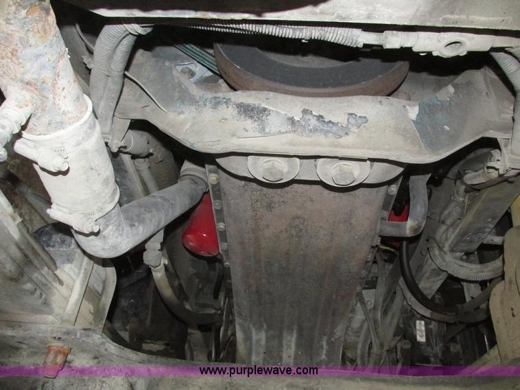 image for item J8788 2000 Kenworth W900 semi truck