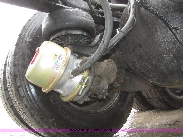 image for item J8788 2000 Kenworth W900 semi truck