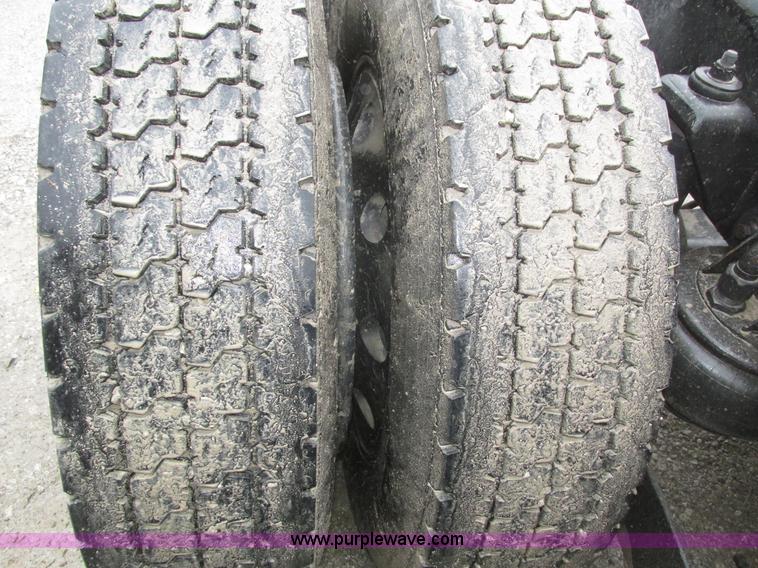 image for item J8788 2000 Kenworth W900 semi truck