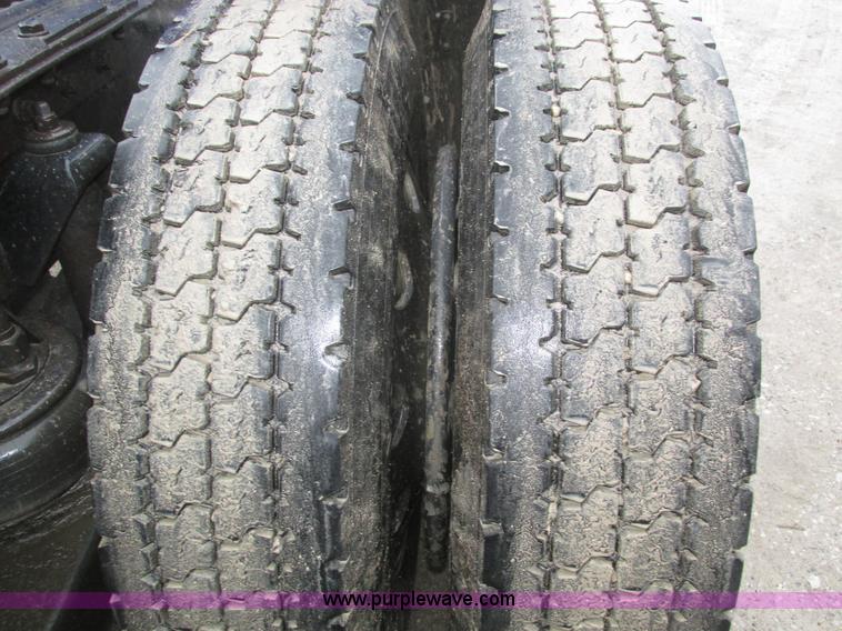 image for item J8788 2000 Kenworth W900 semi truck