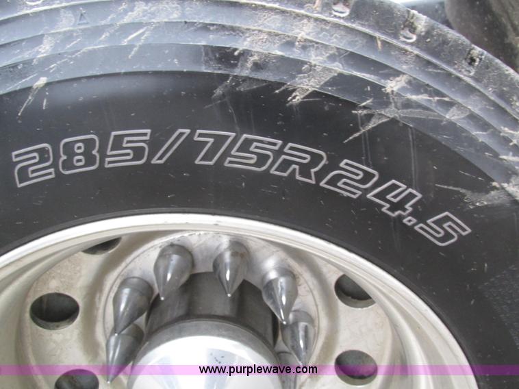 image for item J8788 2000 Kenworth W900 semi truck