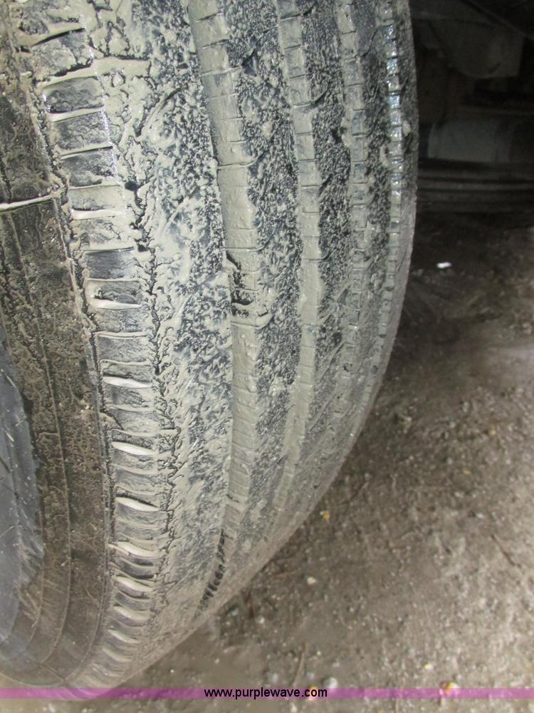 image for item J8788 2000 Kenworth W900 semi truck