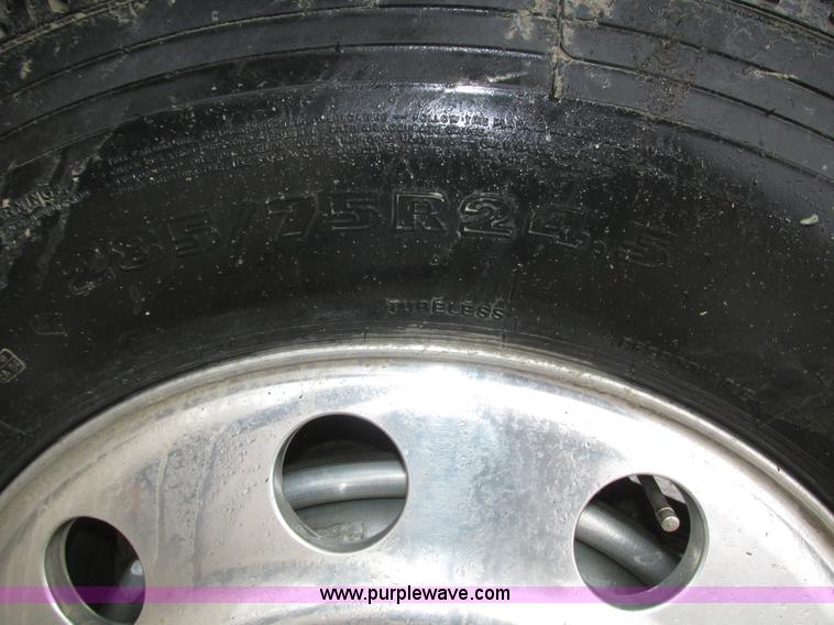 image for item J8788 2000 Kenworth W900 semi truck