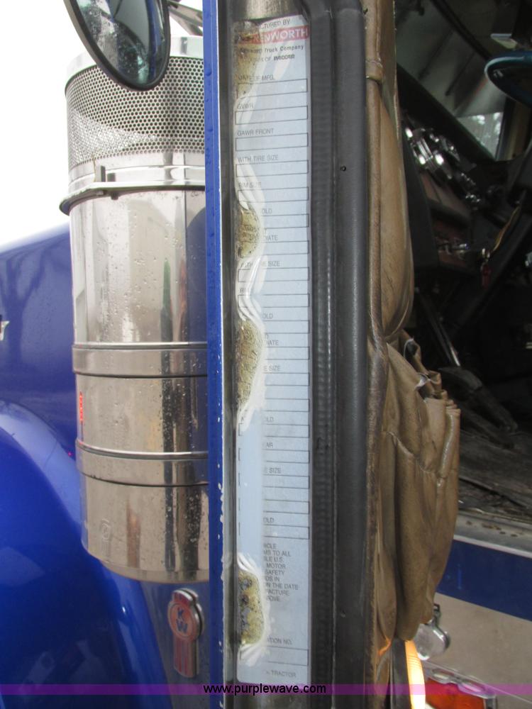 image for item J8788 2000 Kenworth W900 semi truck