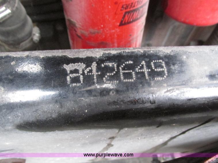 image for item J8788 2000 Kenworth W900 semi truck