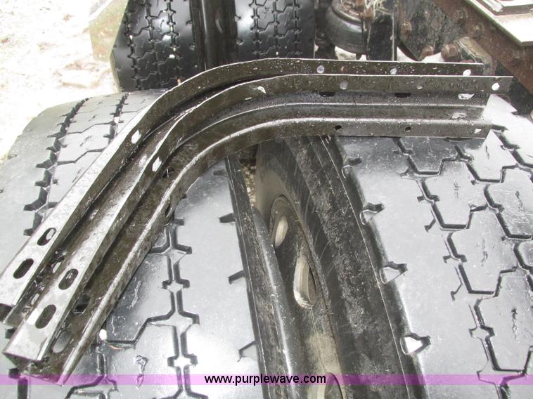 image for item J8788 2000 Kenworth W900 semi truck