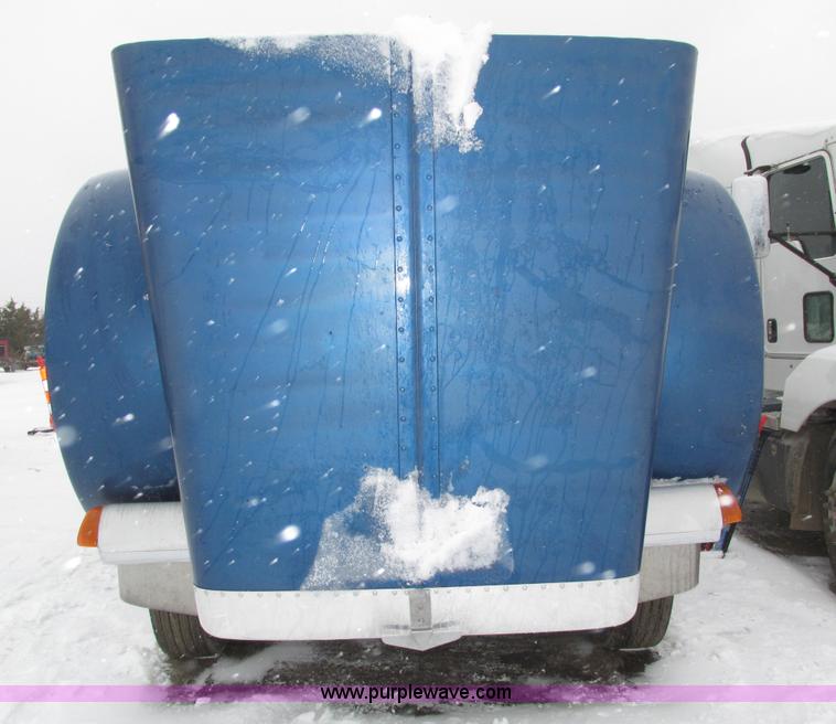 image for item J8792 1999 Peterbilt 379 semi truck