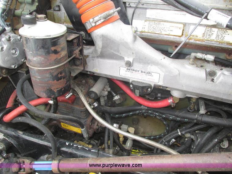 image for item J8792 1999 Peterbilt 379 semi truck