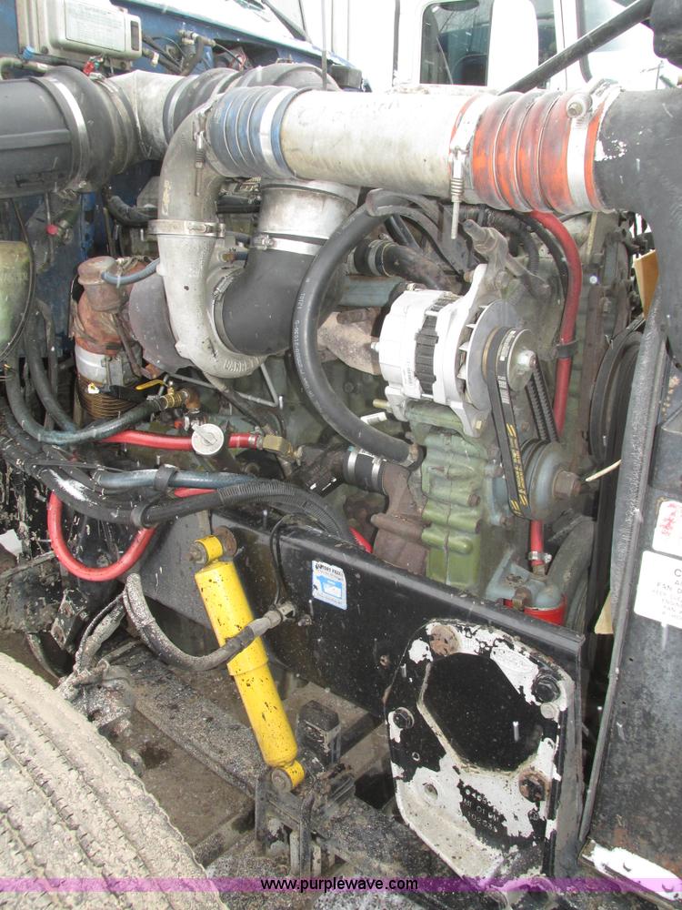 image for item J8792 1999 Peterbilt 379 semi truck