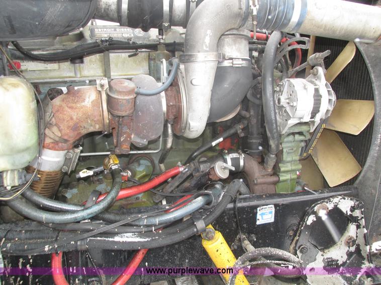 image for item J8792 1999 Peterbilt 379 semi truck