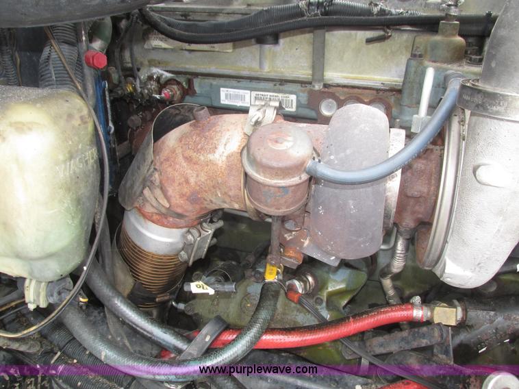 image for item J8792 1999 Peterbilt 379 semi truck