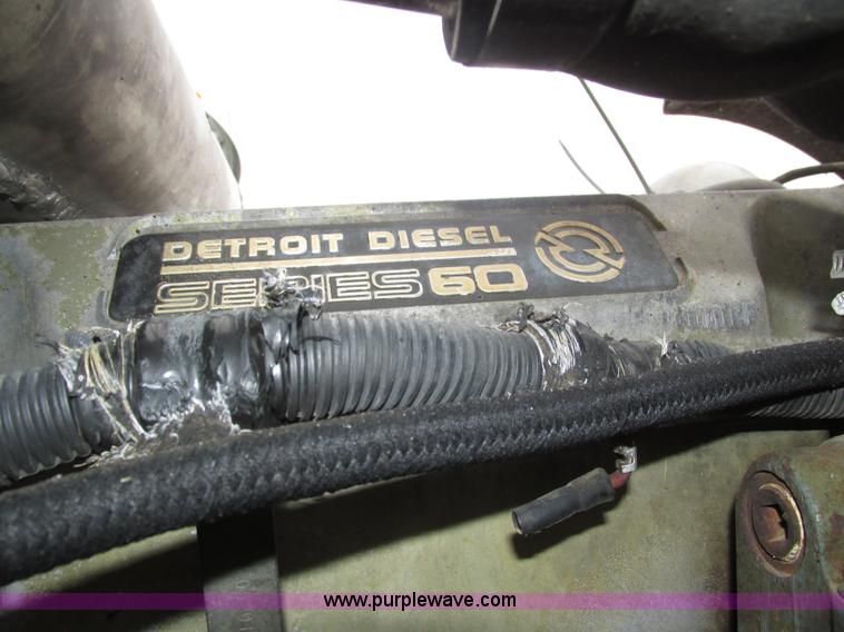 image for item J8792 1999 Peterbilt 379 semi truck