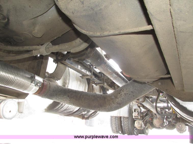 image for item J8792 1999 Peterbilt 379 semi truck