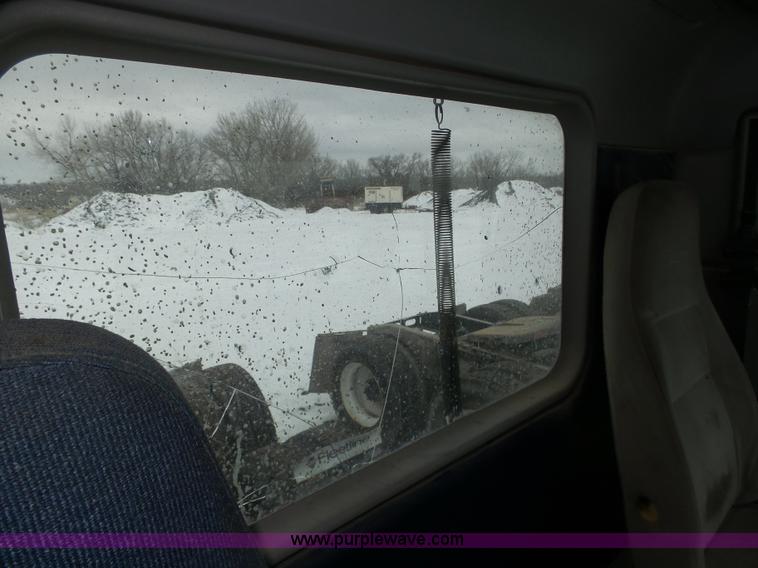 image for item J8794 2000 Freightliner Century Class semi truck