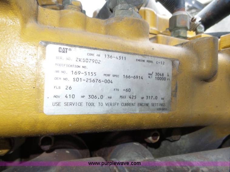 image for item J8794 2000 Freightliner Century Class semi truck