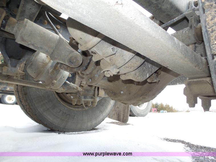 image for item J8794 2000 Freightliner Century Class semi truck