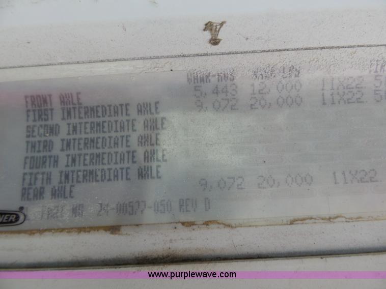 image for item J8794 2000 Freightliner Century Class semi truck