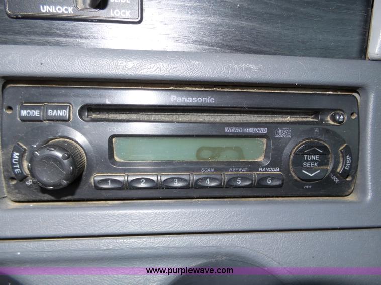 image for item J8795 2005 Freightliner Columbia semi truck