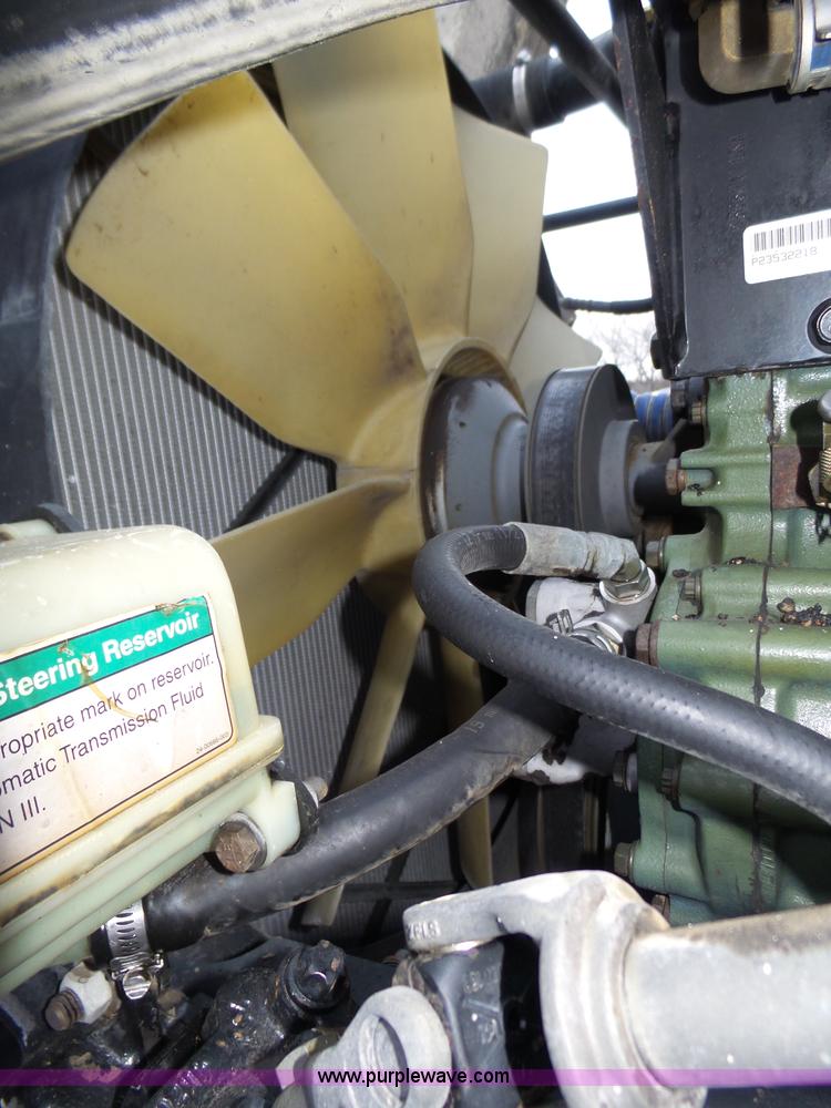 image for item J8795 2005 Freightliner Columbia semi truck