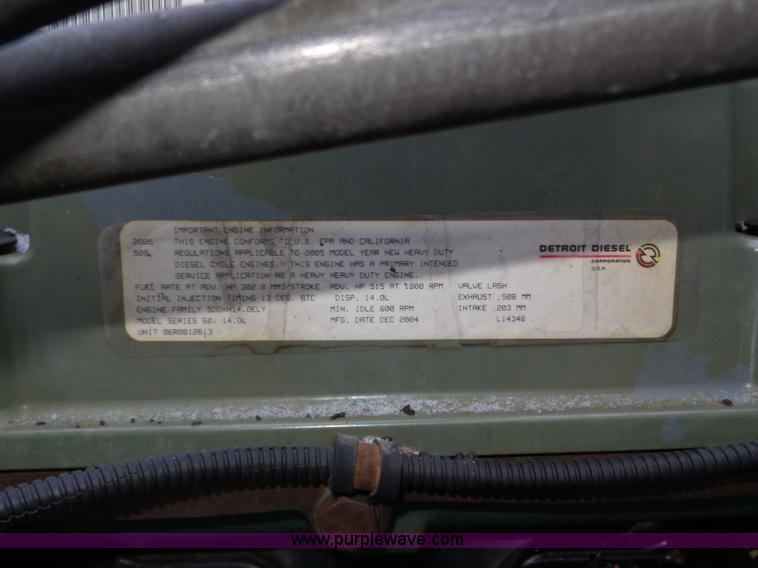 image for item J8795 2005 Freightliner Columbia semi truck