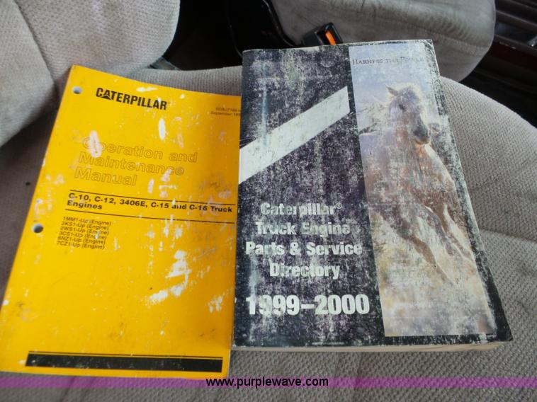 image for item J8796 2000 Peterbilt 379 semi truck