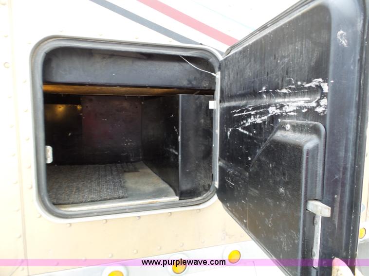 image for item J8796 2000 Peterbilt 379 semi truck