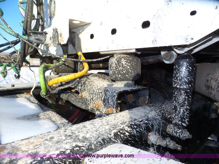 image for item J8798 2005 Freightliner Columbia semi truck