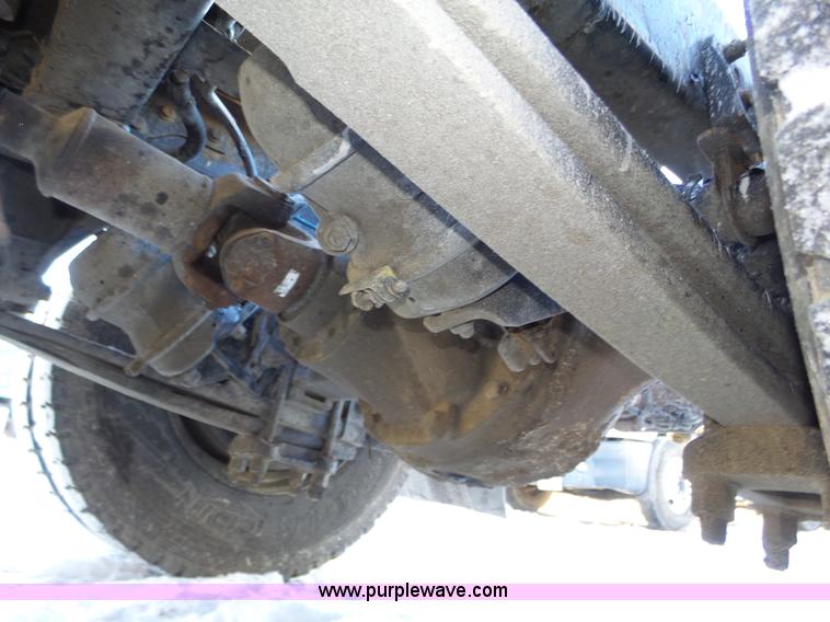 image for item J8798 2005 Freightliner Columbia semi truck