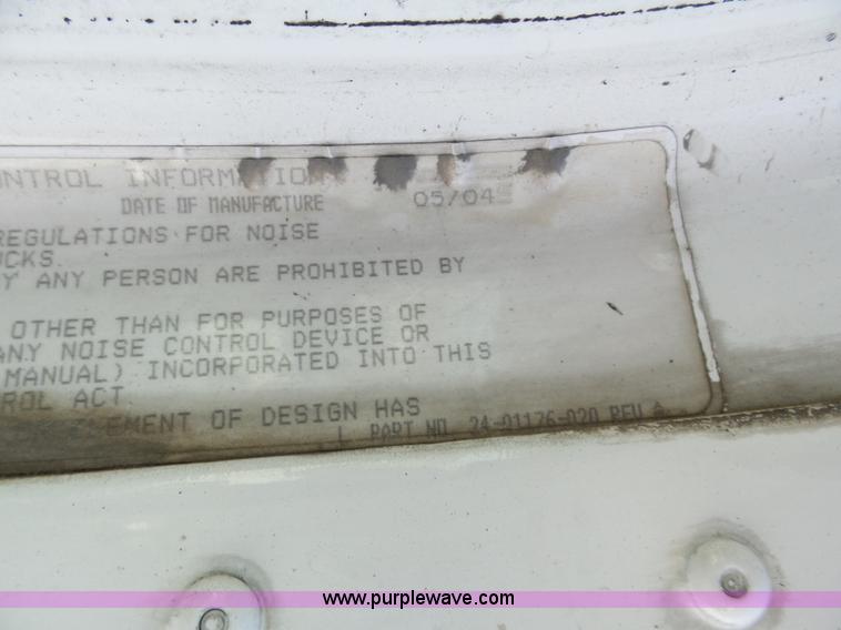 image for item J8798 2005 Freightliner Columbia semi truck