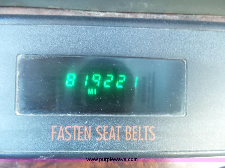 image for item J8799 2000 Freightliner Century Class semi truck