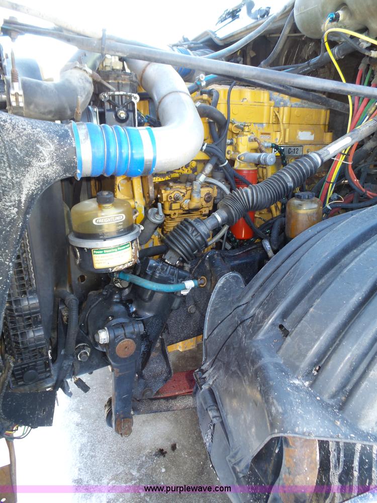 image for item J8799 2000 Freightliner Century Class semi truck