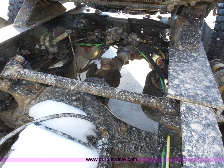 image for item J8799 2000 Freightliner Century Class semi truck