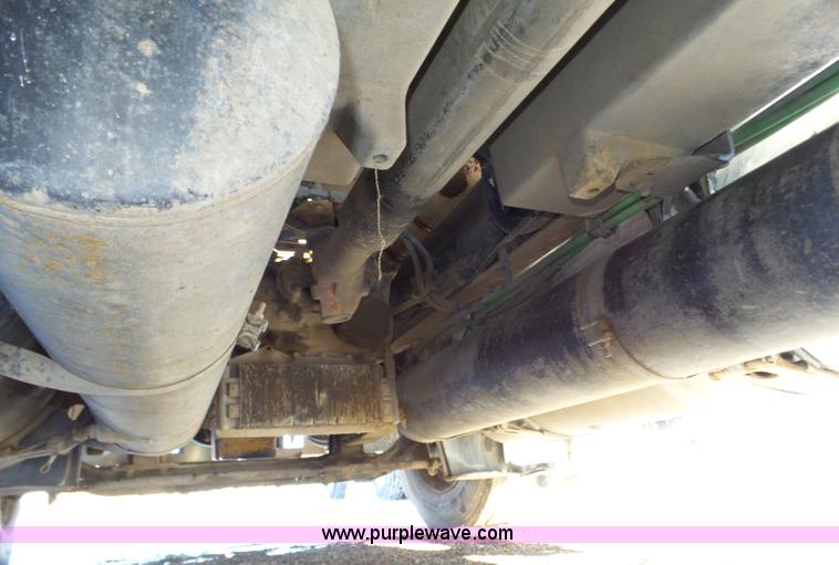 image for item J8799 2000 Freightliner Century Class semi truck