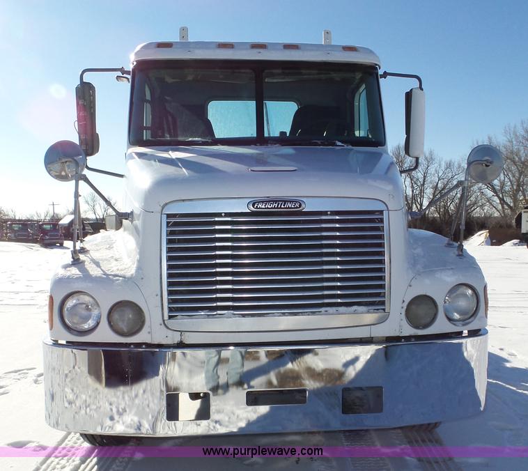 image for item J8800 2000 Freightliner Century Class semi truck