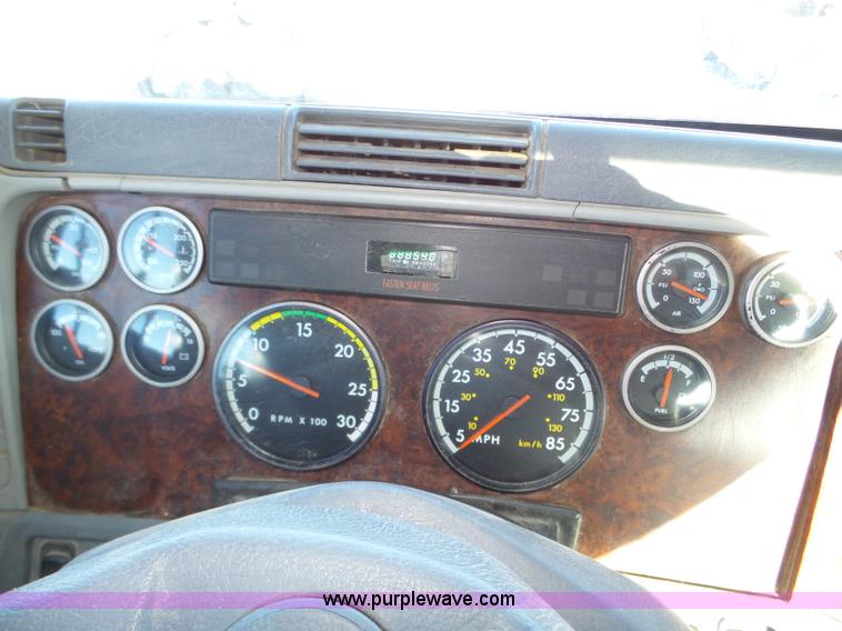 image for item J8800 2000 Freightliner Century Class semi truck