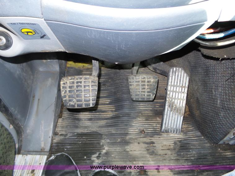 image for item J8800 2000 Freightliner Century Class semi truck