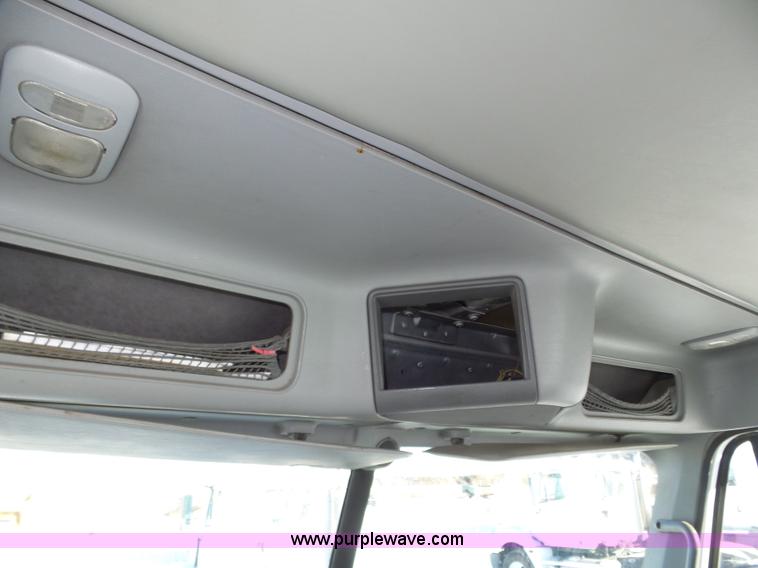 image for item J8800 2000 Freightliner Century Class semi truck