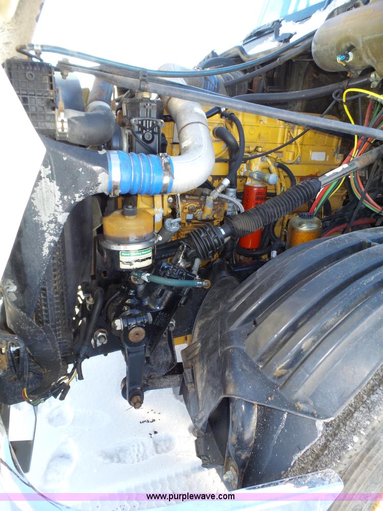 image for item J8800 2000 Freightliner Century Class semi truck