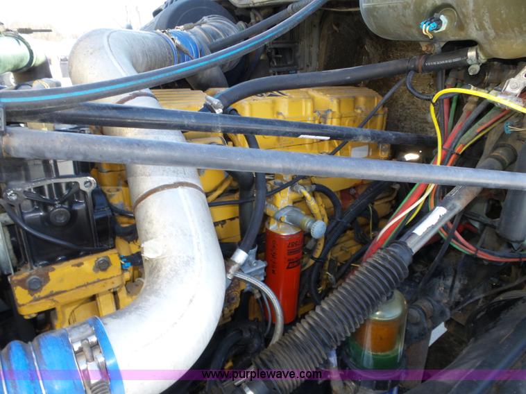 image for item J8800 2000 Freightliner Century Class semi truck