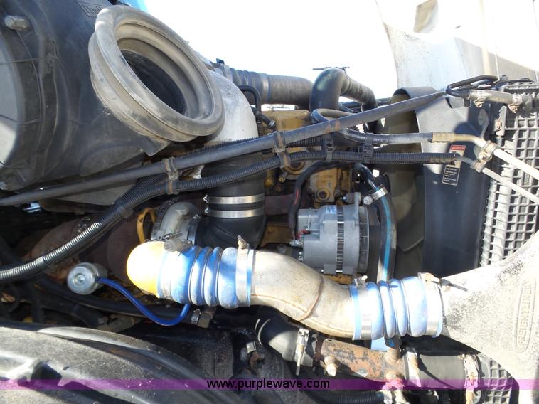 image for item J8800 2000 Freightliner Century Class semi truck