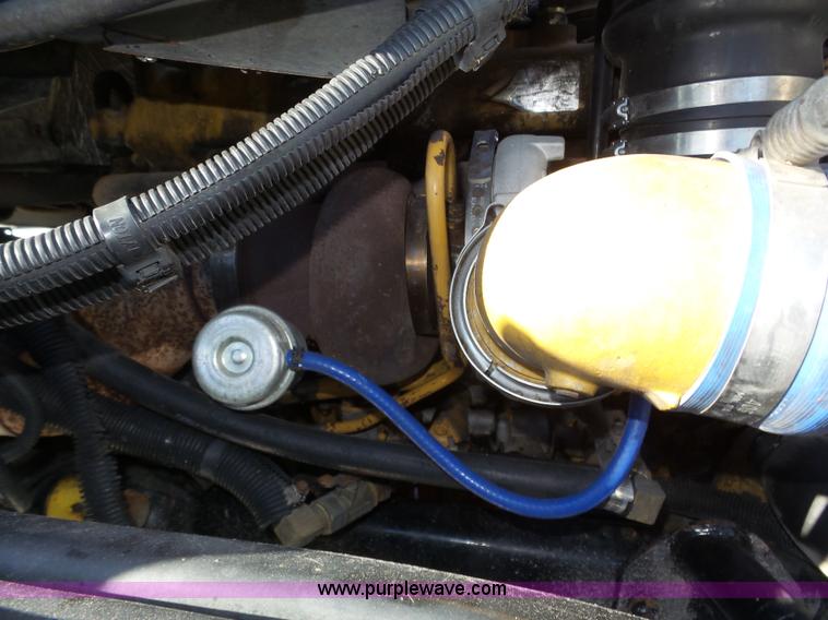 image for item J8800 2000 Freightliner Century Class semi truck