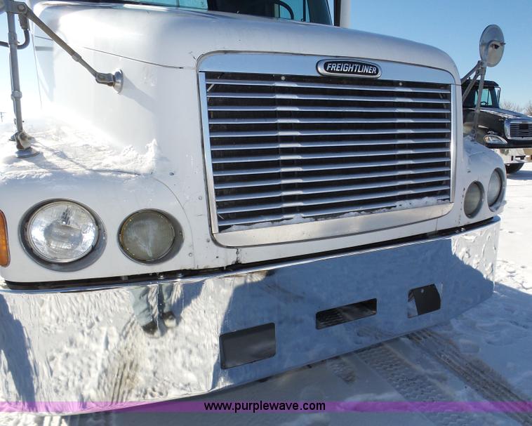 image for item J8800 2000 Freightliner Century Class semi truck