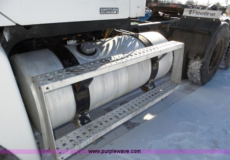 image for item J8800 2000 Freightliner Century Class semi truck