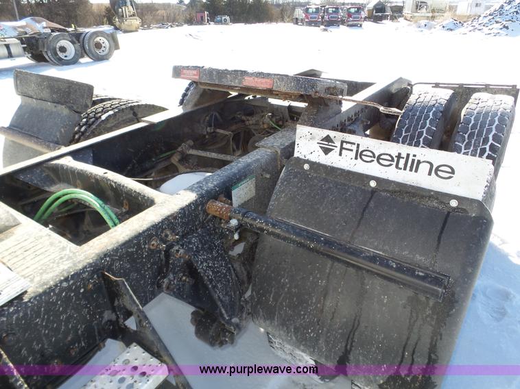 image for item J8800 2000 Freightliner Century Class semi truck